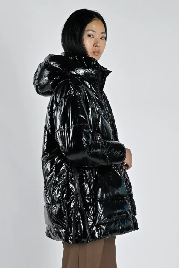 Eugenie Mid Glossy